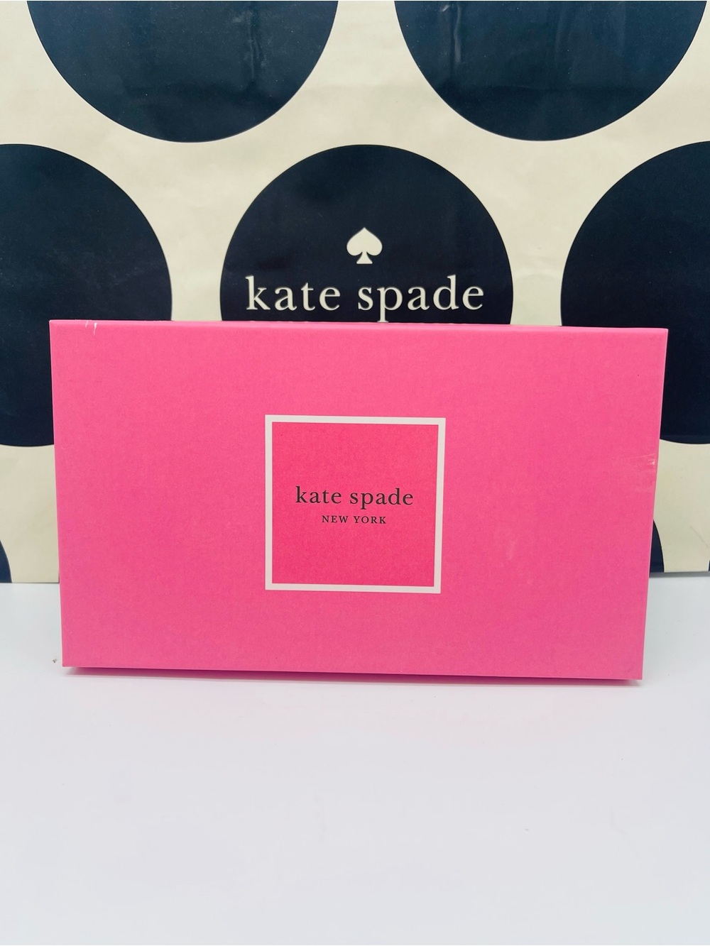 Kate Spade Bright Pink Gift Box - Picture 9 of 16